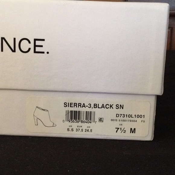 VINCE - Sierra Open Toed raw ‘Python’ style Booties - Picture 5 of 5